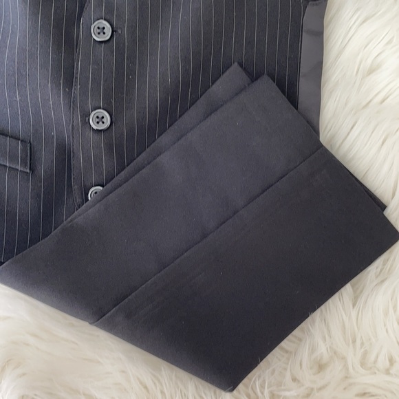 Boys Dress Suit with Vest and Pants, size 3T black - Picture 3 of 7
